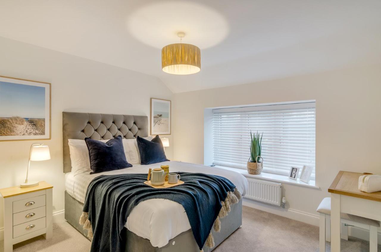 Spacious 6-Bed Home, Near The Norfolk Broads Clippesby Экстерьер фото