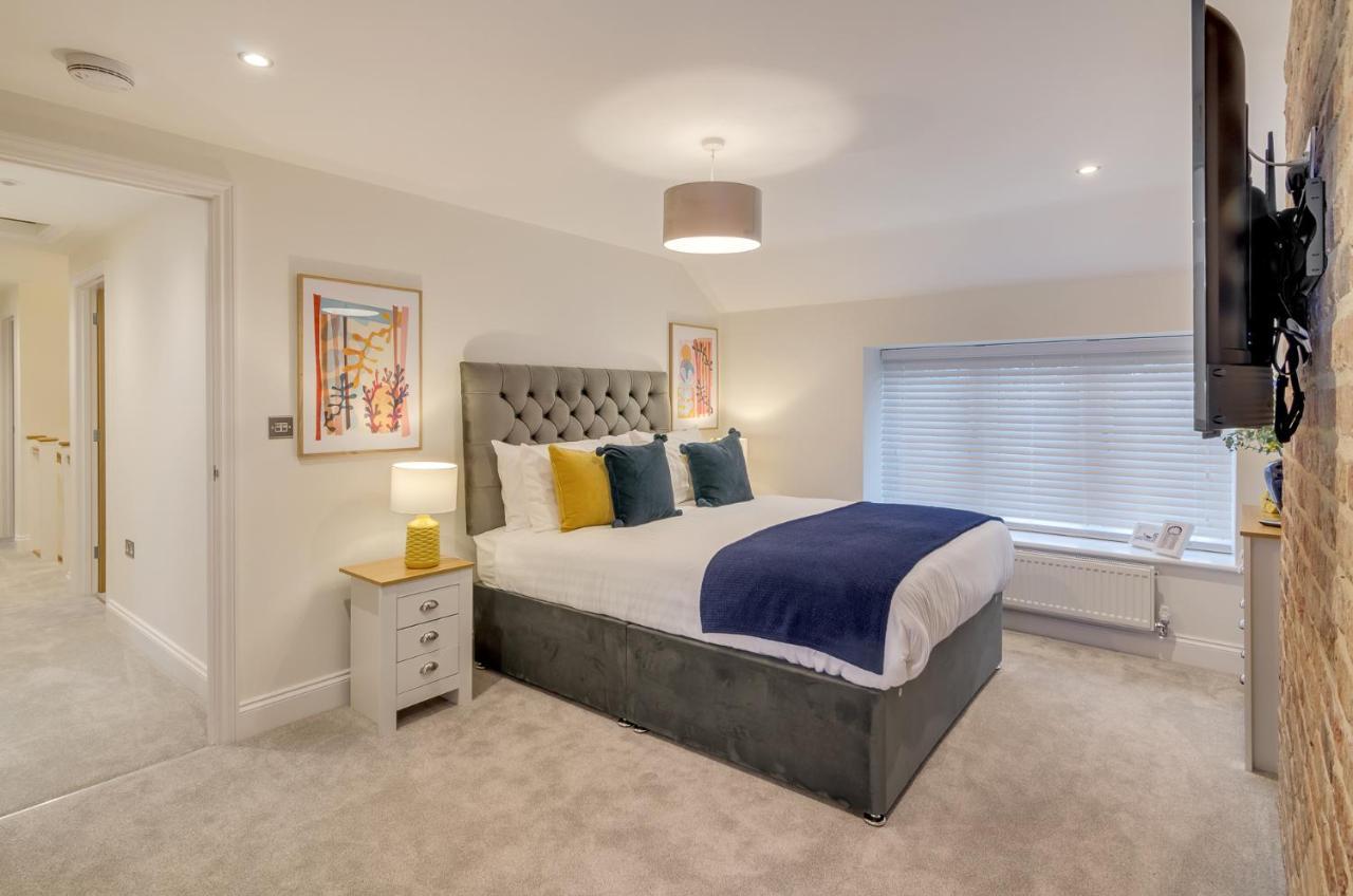 Spacious 6-Bed Home, Near The Norfolk Broads Clippesby Экстерьер фото